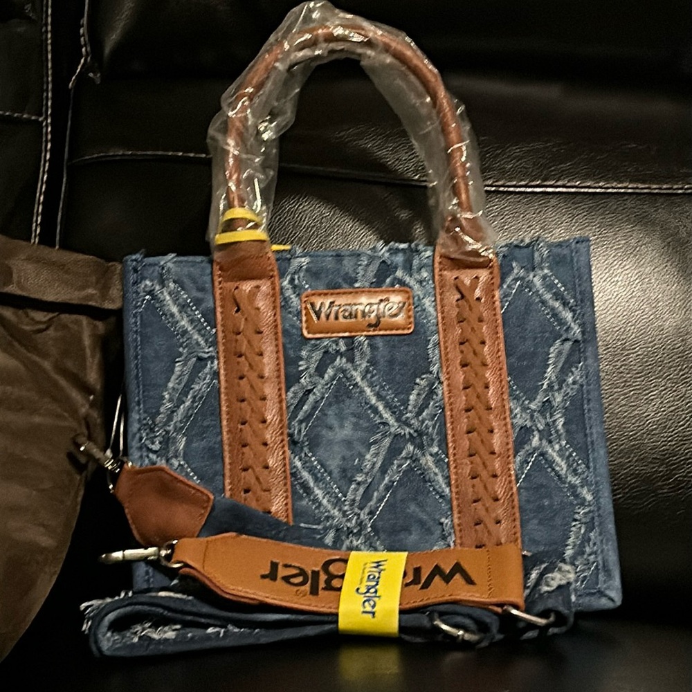 Wrangler crossbody